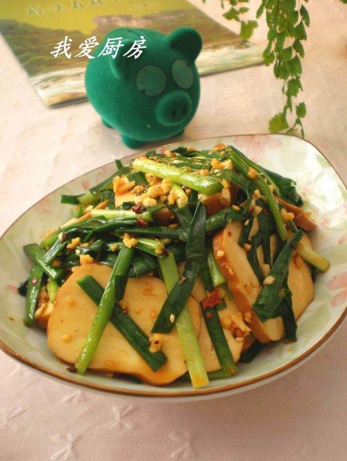 韭菜拌素鸡的做法